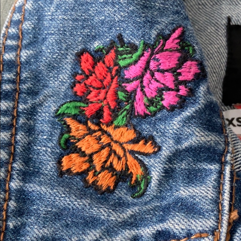 Jean jacket - Picture 4 of 11